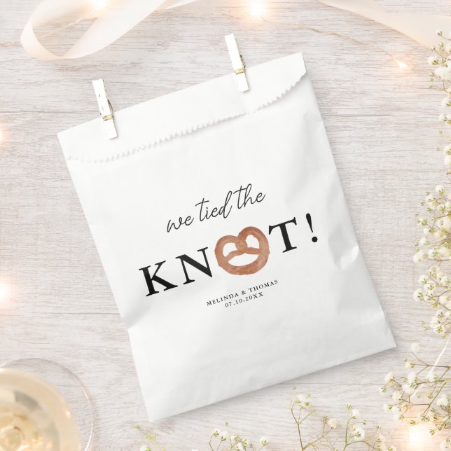 We Tied The Knot Pretzel Wedding Favour Bags (Clipped)