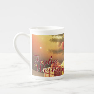 Weihnachtsbaum mit goldenen Geschenken Bone China Mug