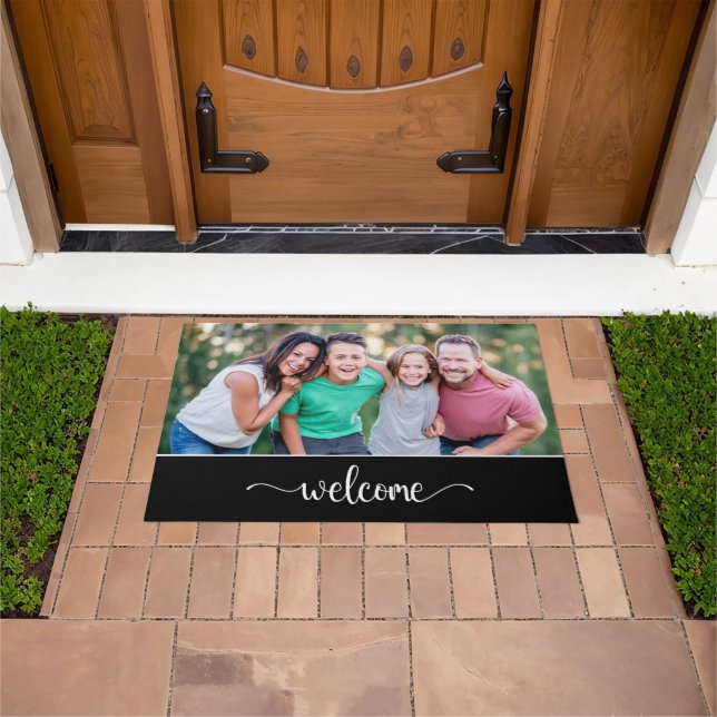 Welcome Text with Family Photo, Black Doormat (Outdoor)