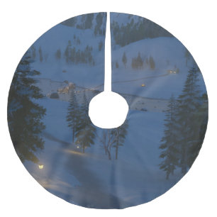 Welcome to the Cwm Christmas Tree Skirt