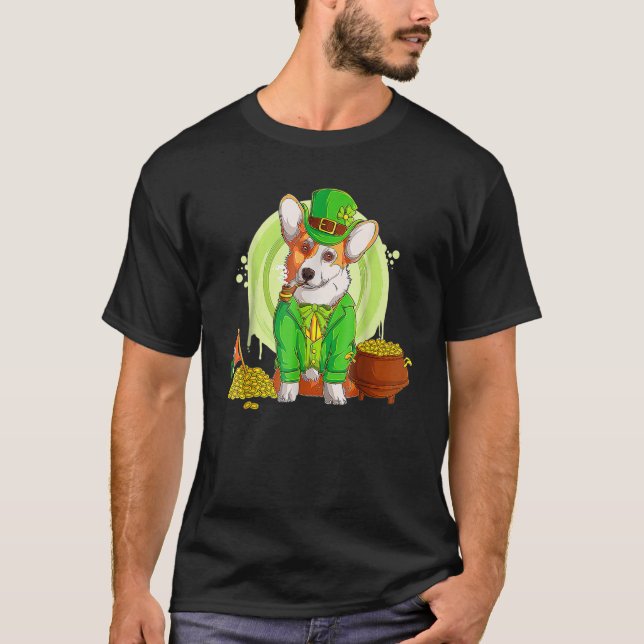Welsh Corgi Dog Leprechaun Hat Irish Flag St Patri T-Shirt (Front)