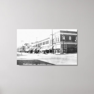Wenatchee, WashingtonView of Wenatchee Avenue Canvas Print