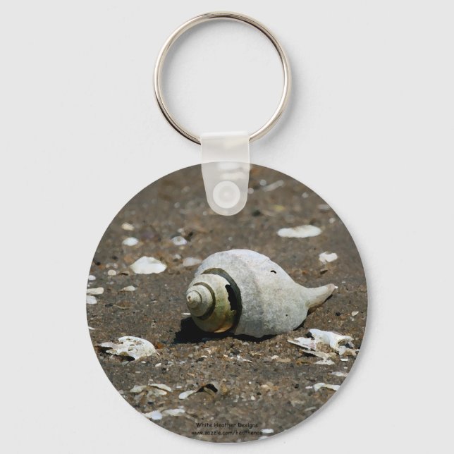 Whelk shell on the beach - key chain (Front)