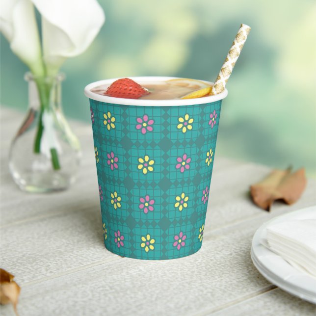 whimsical daisy floral pattern picnic drink kid paper cups (Insitu)