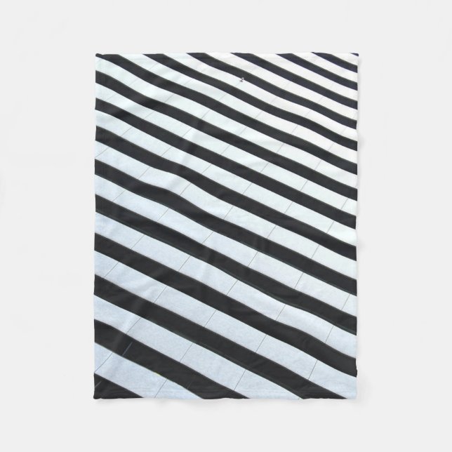 White and black striped illustration fleece blanket (Front)