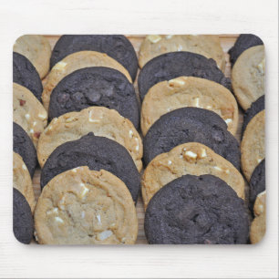 White and chocolate cookies mouse pad