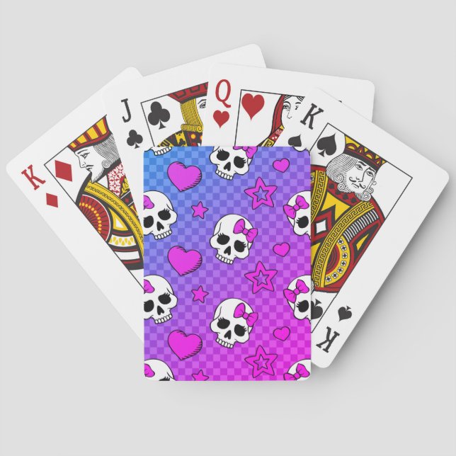 White and pink skull and hearts pattern playing cards (Back)