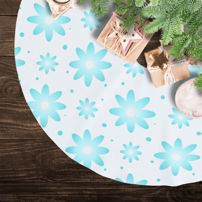 White and turquoise delicate daisy, dots pattern  brushed polyester tree skirt (Creator Uploaded)