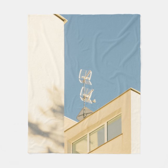 WHITE ANTENNA ON BUILDING FLEECE BLANKET (Front)