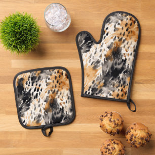 White Black Cream Leopard Animal Oven Mitt & Pot Holder Set