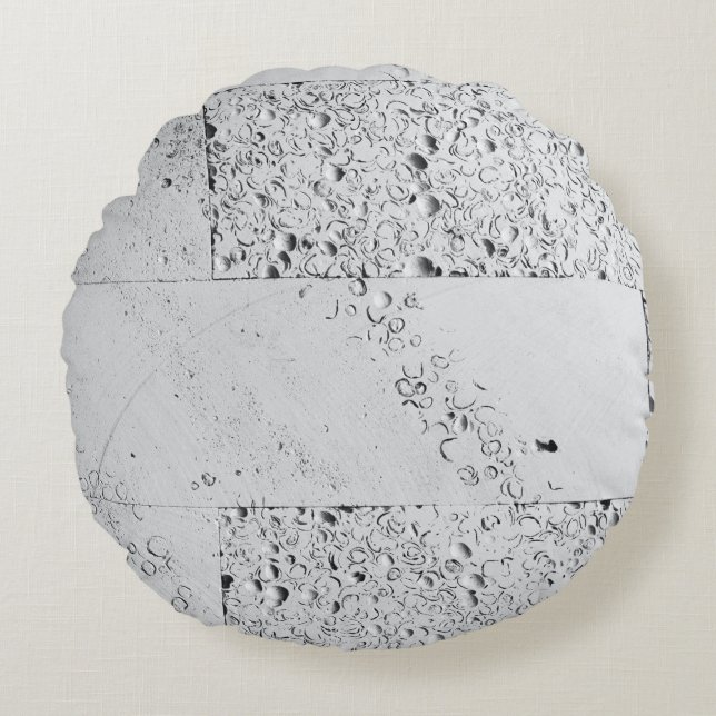 White brick wall round cushion (Front)