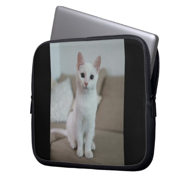 White cat | Zazzle_Growshop. Laptop Sleeve (Front Left)