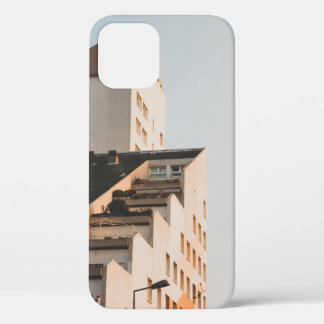 WHITE CONCRETE BUILDING iPhone 12 CASE