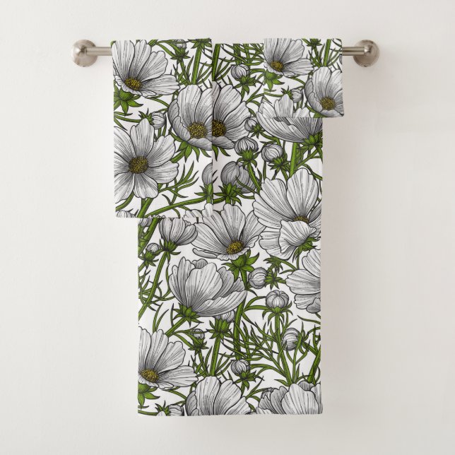 White cosmos flowers bath towel set (Insitu)