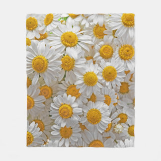 White Daisies: Beautiful Floral Background Fleece Blanket