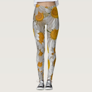 White Daisies: Beautiful Floral Background Leggings