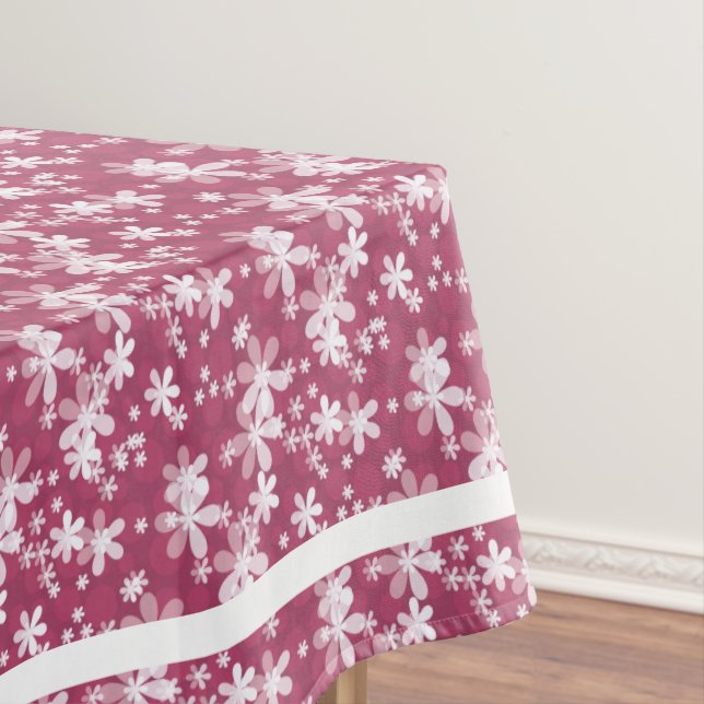 White daisies tablecloth (In Situ)