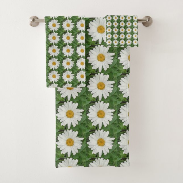 White Daisy Bath Towel Set (Insitu)