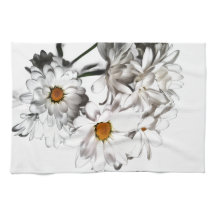 White Daisy Bloom Kitchen Towel–Fresh Floral Decor