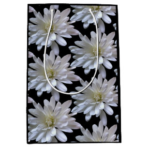 White daisy pattern white flowers medium gift bag