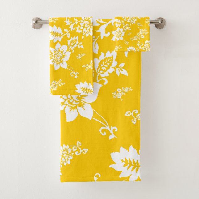 White Floral on Yellow Spring Background Bath Towel Set (Insitu)