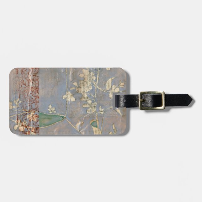 White Flowers on Newsprint Background Luggage Tag (Front Horizontal)
