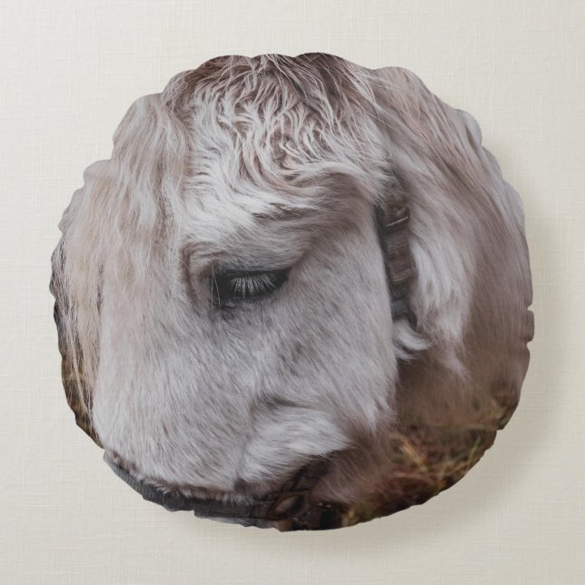 WHITE HORSE ROUND CUSHION (Front)