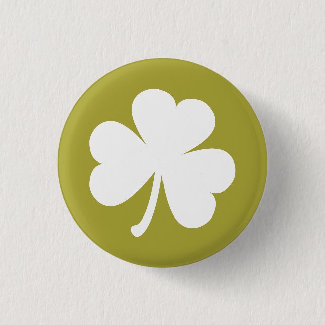 White Irish Shamrock on Rustic Gold Background 3 Cm Round Badge (Front)