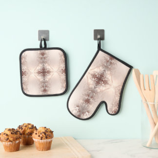 White Ivory Floral Mitt & Pot Holder Set