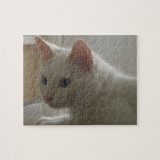 White Kitty Puzzle (Horizontal)