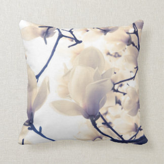 WHITE MAGNOLIA FLOWERS PILLOW