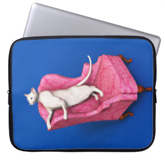 White oriental cat laptop sleeve