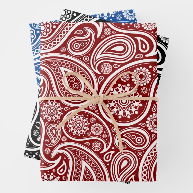 White paisley pattern wrapping paper sheets (In situ)