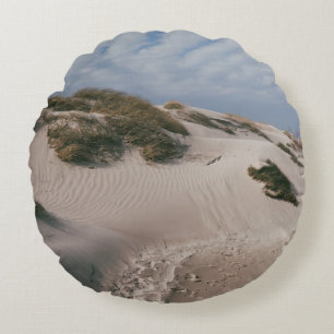 WHITE SAND AND GREEN GRASS FIELD ROUND CUSHION