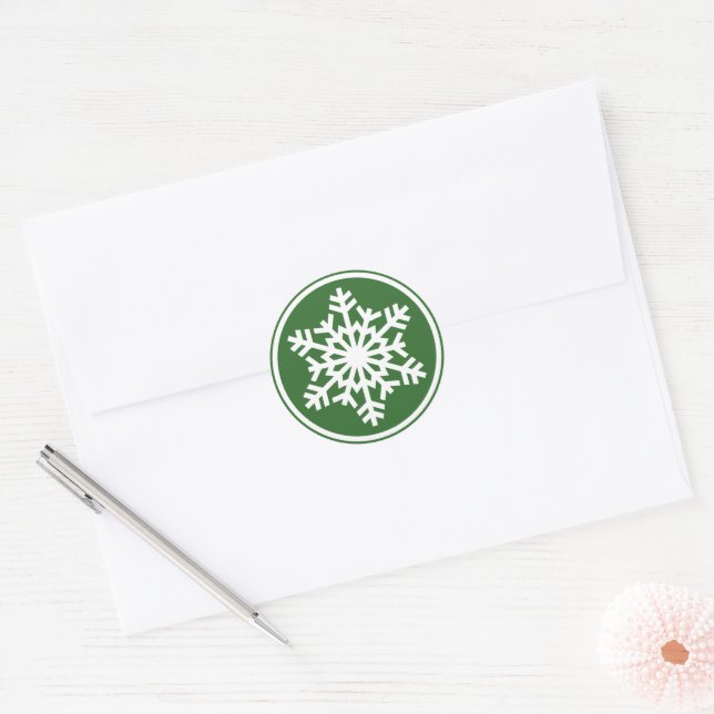 White Snowflake On Traditional Green Classic Round Sticker (Envelope)