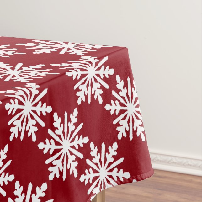 White snowflake tablecloth (In Situ)