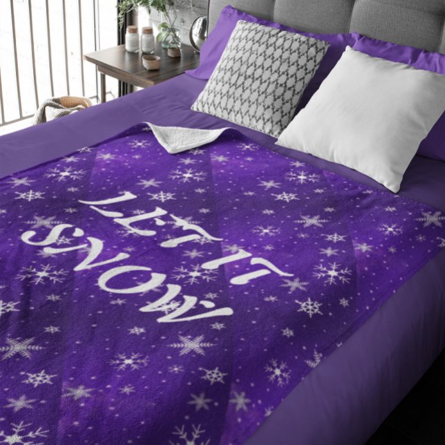 White Snowflakes Blue-Purple Backgd Fleece Blanket (White Snowflakes Blue-Purple Backgd Fleece Blanket)
