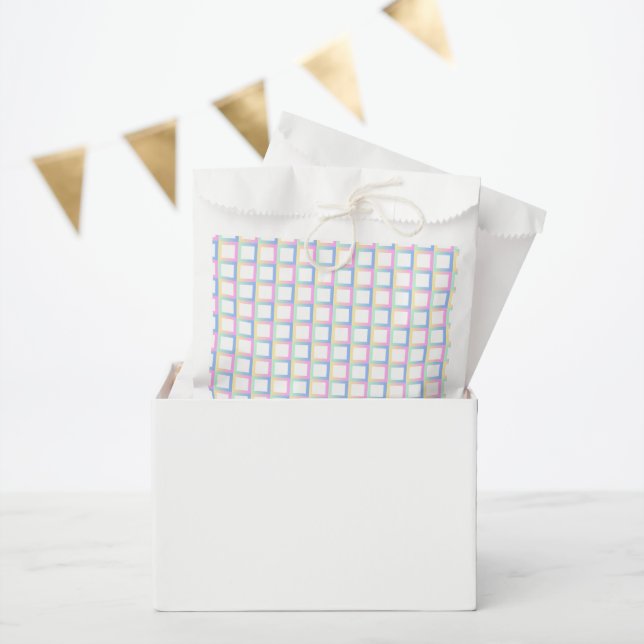 White Symmetric Chequered Gradient Pattern Frames Favour Bags (Party)