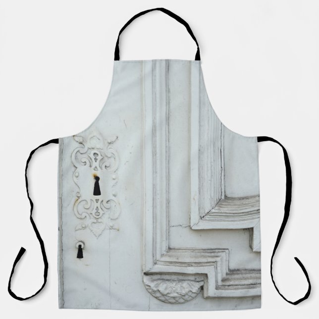 White wooden frame apron (Front)