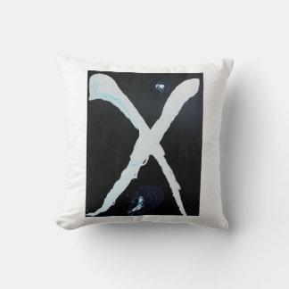 WHITE X CUSHION