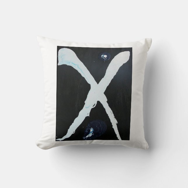 WHITE X CUSHION (Front)