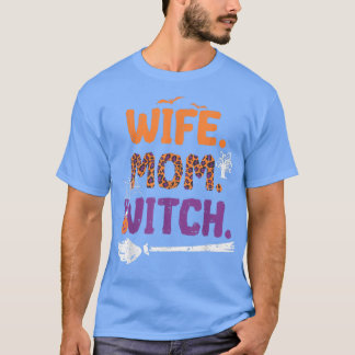 Wife Mum Witch Halloween Costume Leopard Broom Pum T-Shirt
