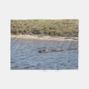 Wild Alligator at Riverbank – Florida Wildlife Fleece Blanket