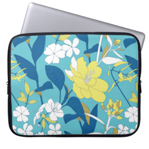 Wild flowers seamless pattern on white background  laptop sleeve