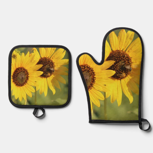Wild Sunflowers and Bees Farmhouse Style Oven Mitt & Pot Holder Set (Front)
