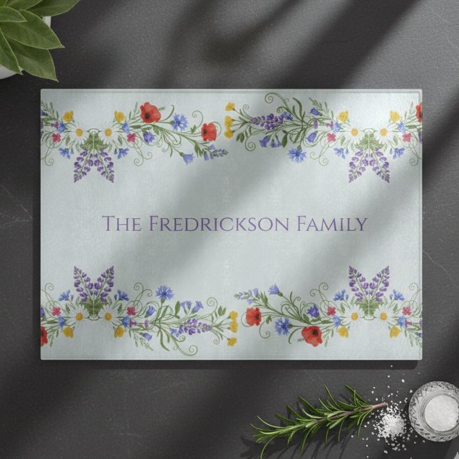 Wildflower Meadow Monogram Cutting Board (Wildflower Meadow Monogram Cutting Board)