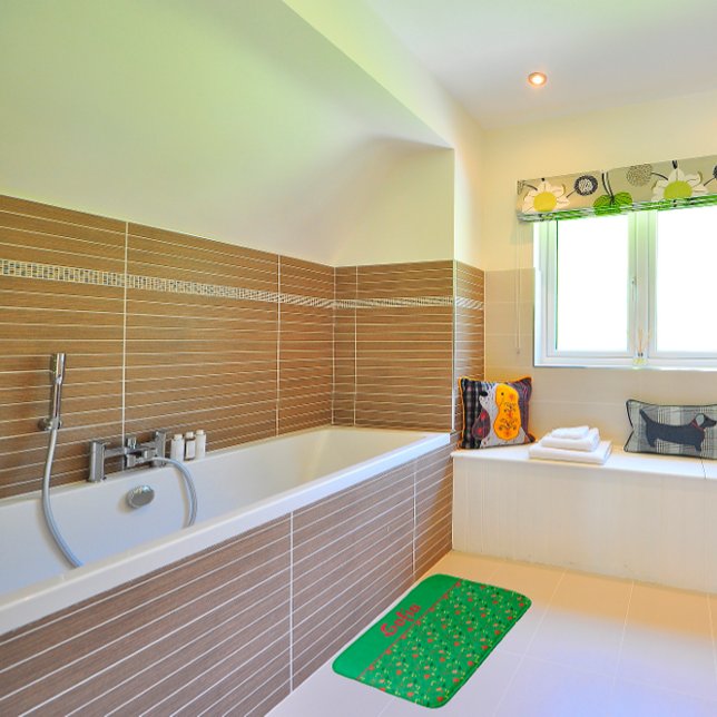 Wildflowers pattern poppy green  bath mat (Creator Uploaded)