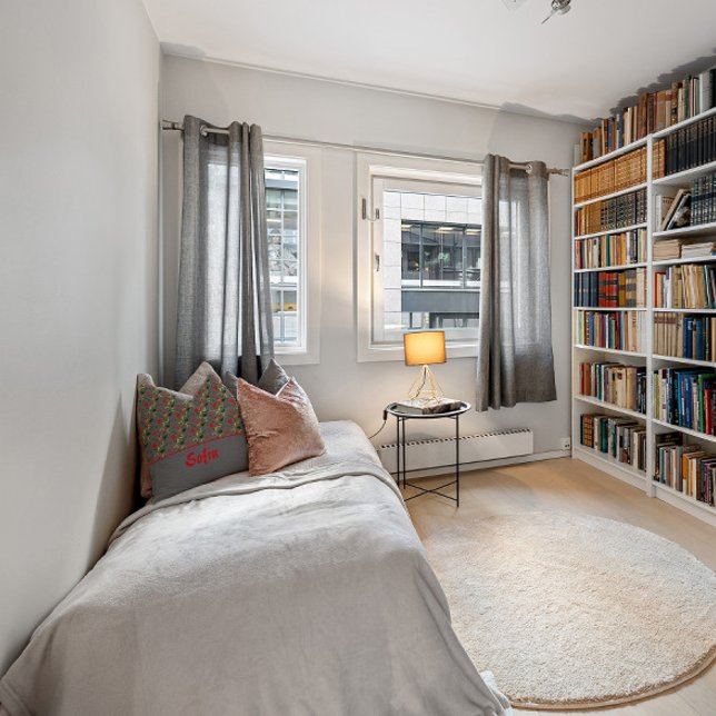 Wildflowers pattern poppy grey throw pillow (Creator Uploaded)