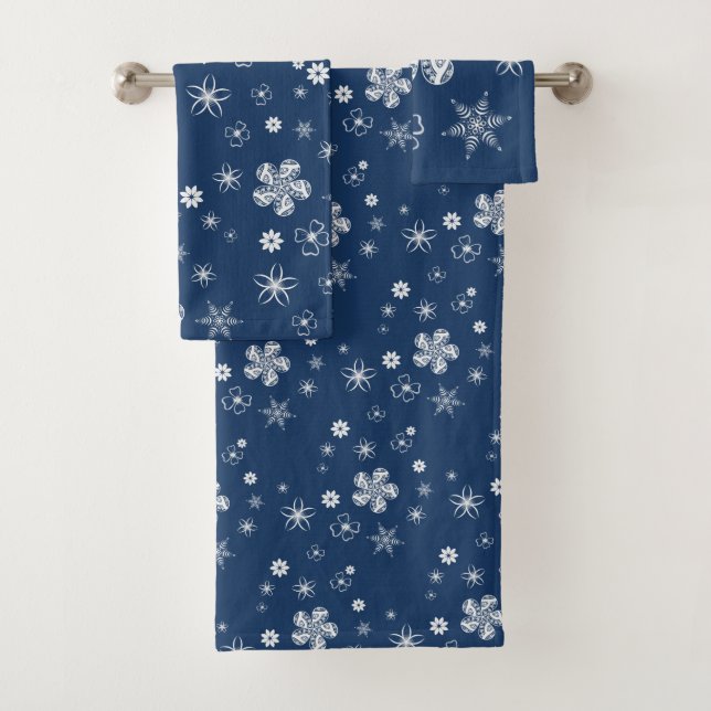 Wildflowers Summer Navy Blue Daisy Pattern  Bath Towel Set (Insitu)