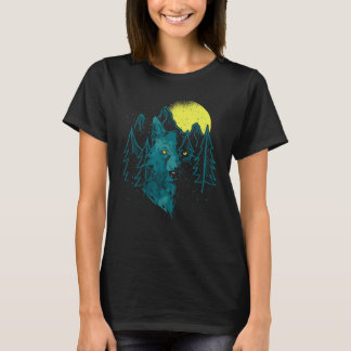 Wildlife Animal Full Moon Light Mountains Predator T-Shirt
